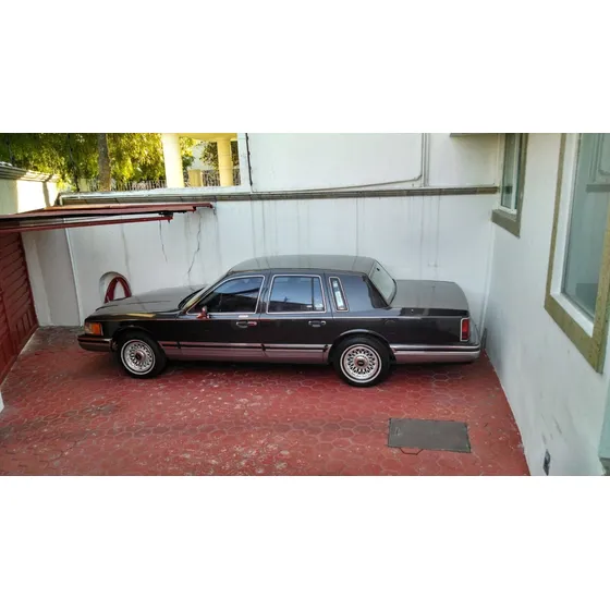 Linconl Town Car 1993 Ford, Muy Cuidadito