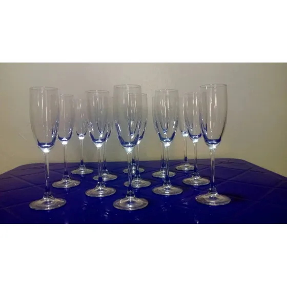 Juego De 16 Copas De Cristal Transparente.