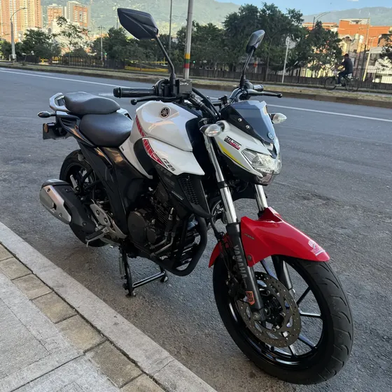 Fz 250 2023 A Muy Buen Precio En Excelente Estado, Al Dia
