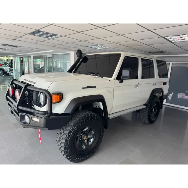 Toyota Land Cruiser 76 Vx