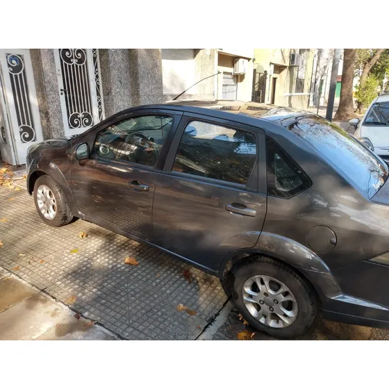 Ford Fiesta Max Edge Plus