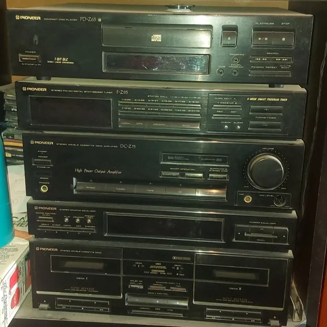 Equipo De Música Pionner Dcz-75 Con 2 Buffers Negro