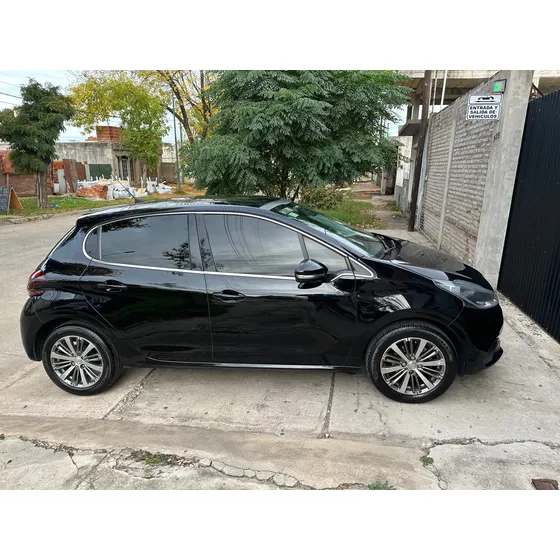 Peugeot 208 1.6 Feline