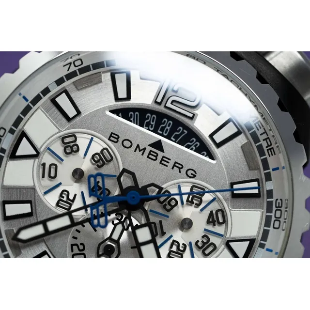 Reloj Bomberg Bolt 68 Crono Blue Ice Gris Plateado Plateado
