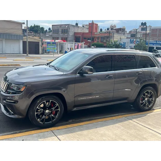 Jeep Grand Cherokee 6.4 Srt-8 Mt