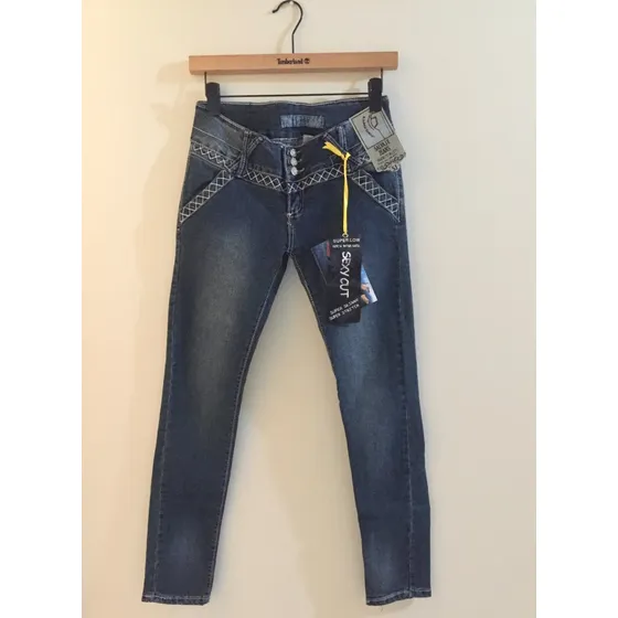 Jeans Salvaje Dama Levanta Cola