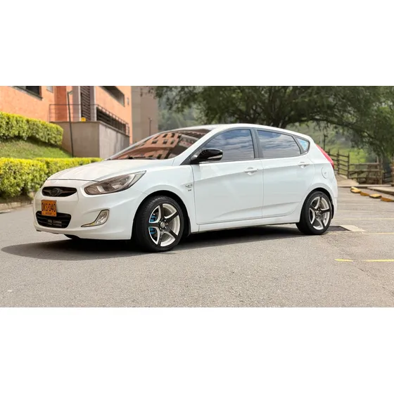Hyundai Accent 1.6l 5 P
