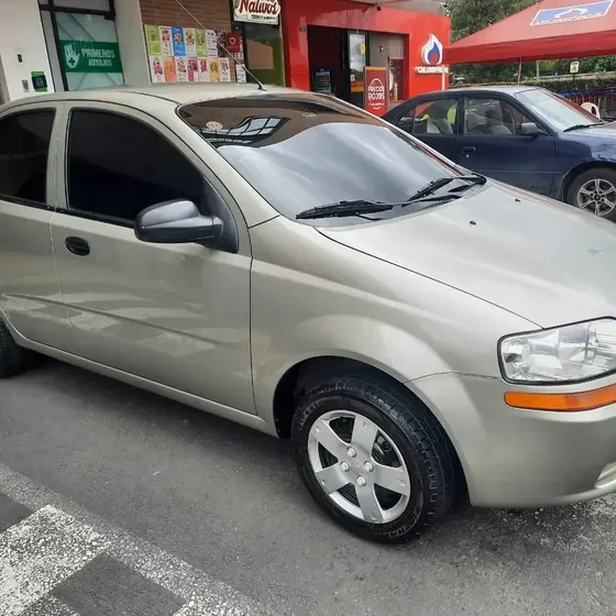 Chevrolet Aveo 2011 1.5 Family