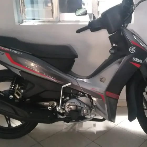 Yamaha Crypton Gris Modelo 2027 - 400 Km