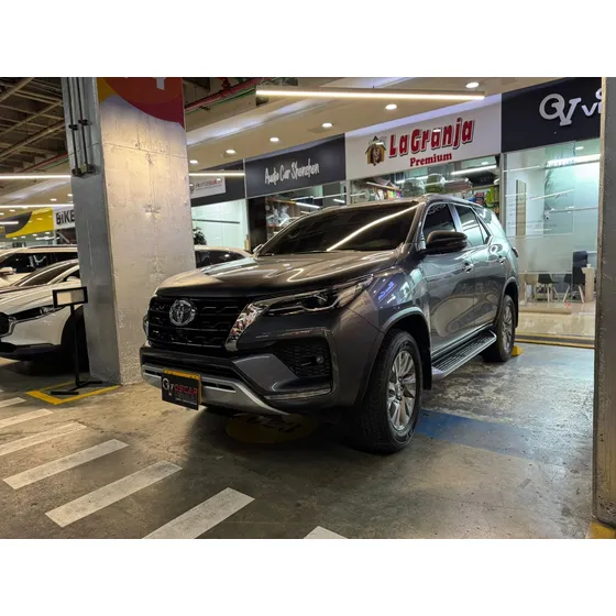 Toyota Fortuner 2.4 Srv Diésel At