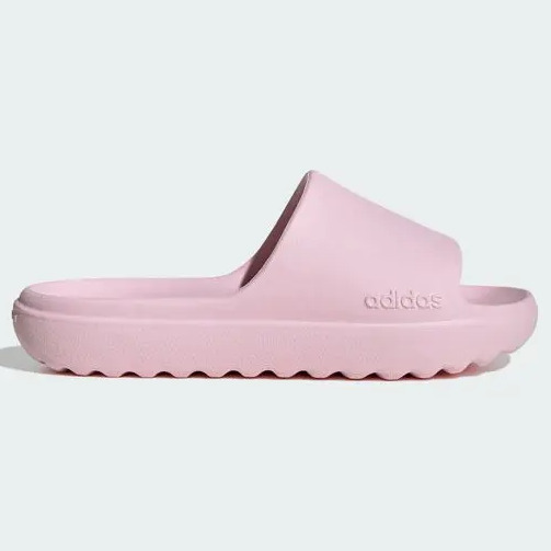 Chinelo adidas Adilette Lumi na cor rosa visto de perfil com design slide minimalista