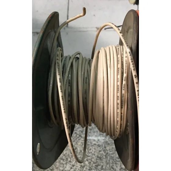 Cable Awg 14 Blanco Multifilar Cobre Gasolina Y Aceite 600 V