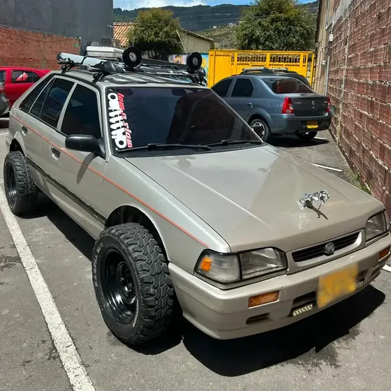 Mazda 323 2000 1.3 He