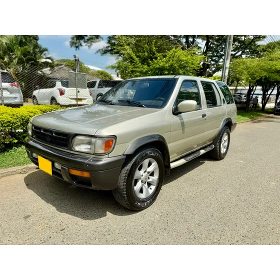 Nissan Pathfinder 3.3 R50 Std