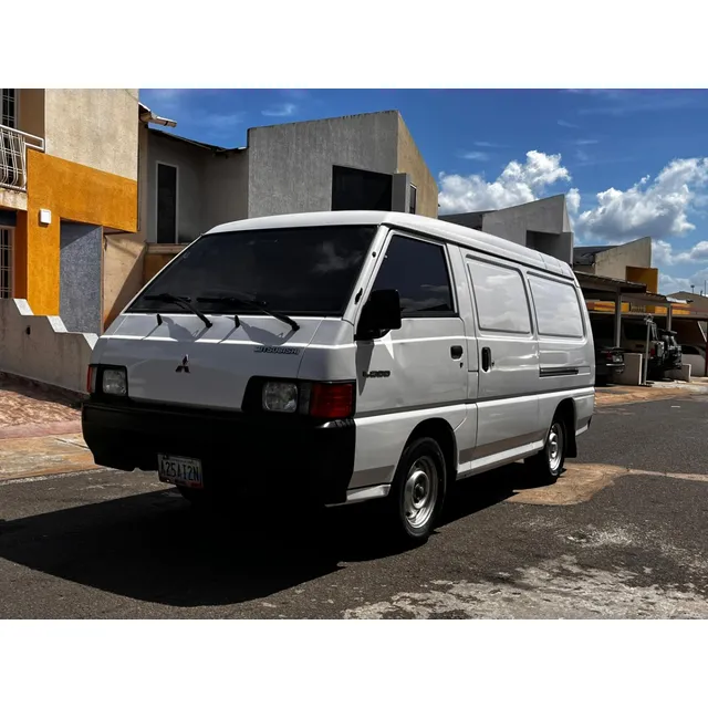 Mitsubishi Panel L300