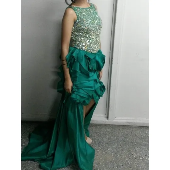Vestido De Gala Con Piedrería Y Con Cola. Talla S