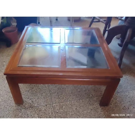 Mesa Para Sala En Excelente Estado Con Sus 4 Vidrios Remate