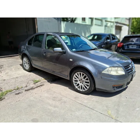 Volkswagen Bora 1.8 T Highline Tiptr Cu