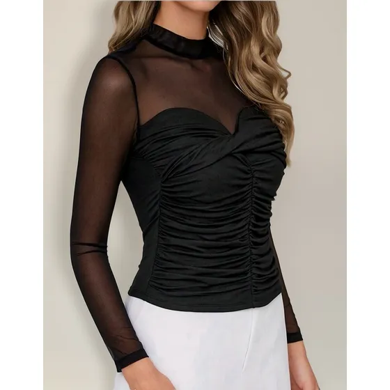 Blusa Remera Camiseta Con Fruncido Y Transparencia Negra