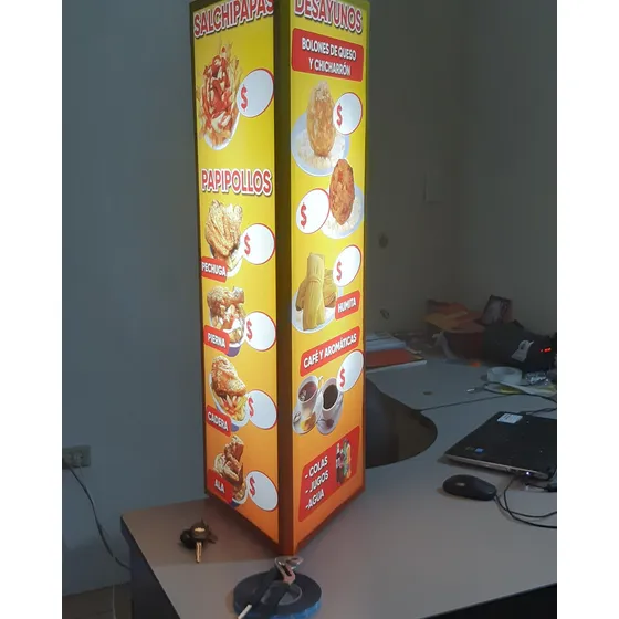 Triagulo Publicitarios Con Luz