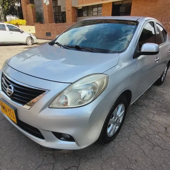 Nissan Versa 2014 1.6 Advance