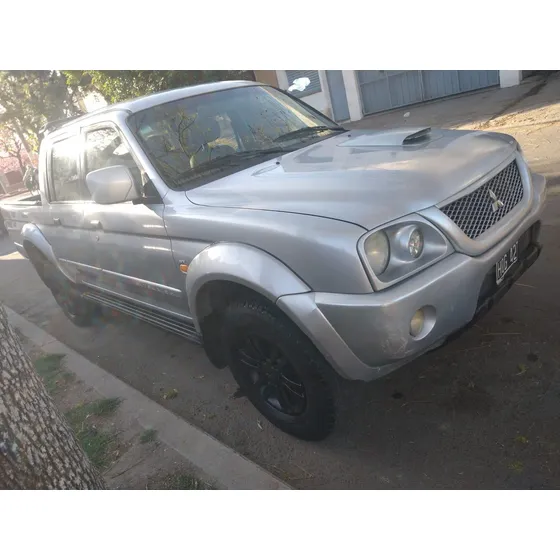 Mitsubishi L200 2.5 Did Cab Doble 4x4