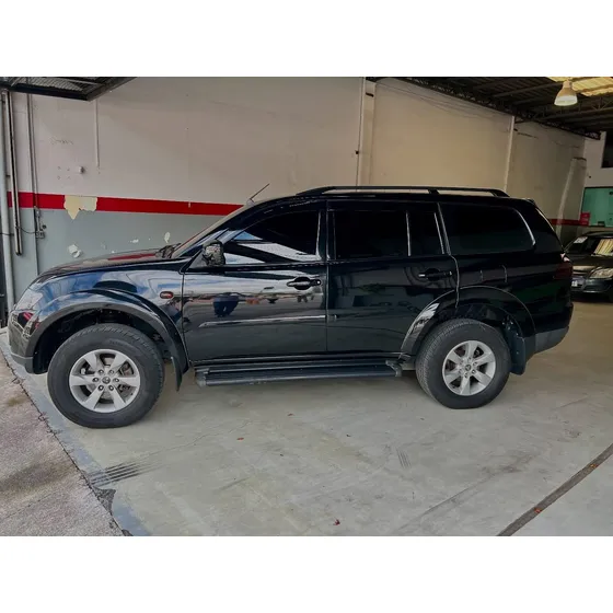 Mitsubishi Pajero Dakar 3.5 Hpe Flex Aut. 5p
