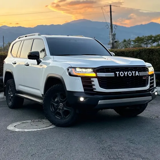 Toyota Land Cruiser 300 2024 3.4 300 Gr-s