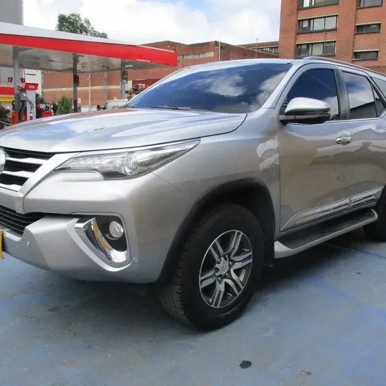 Toyota Fortuner 2020 Srv 4x2 2700cc At Aa