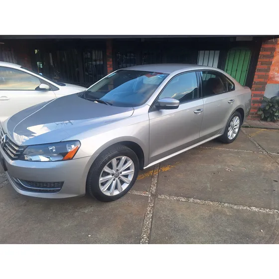 Volkswagen Passat 2.5 Confortline R 17 At