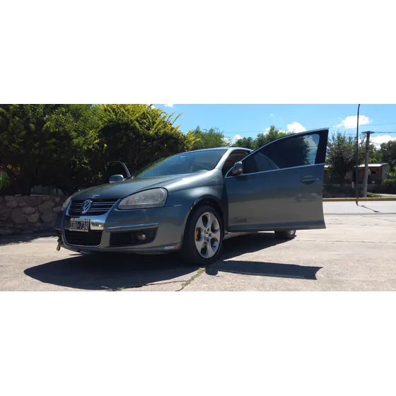 Volkswagen Vento 2.5 Luxury Wood 170cv