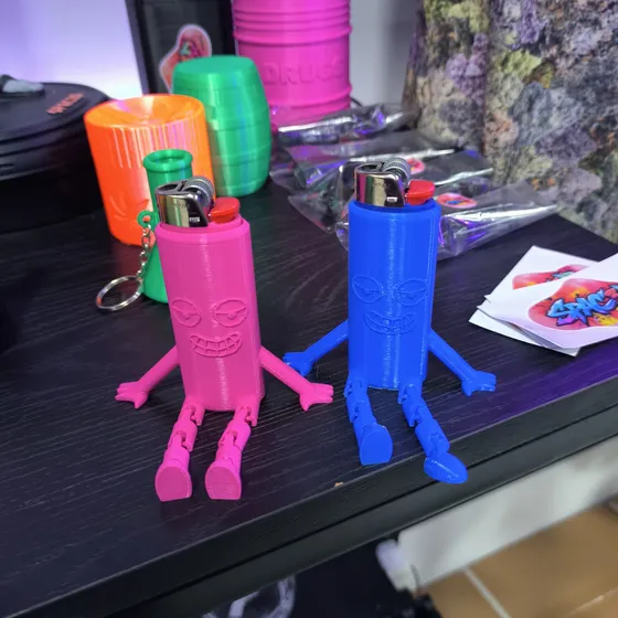 Capa Bic Grande Boneco Articulado - Isqueiro Divertido