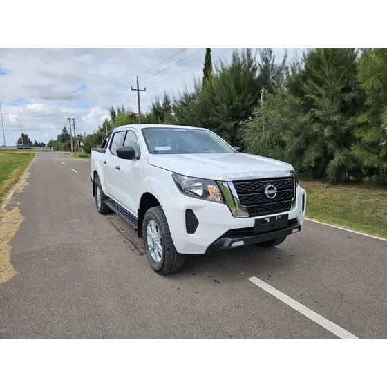 Nissan Np300 Frontier 2.5 Se Doble Cabina
