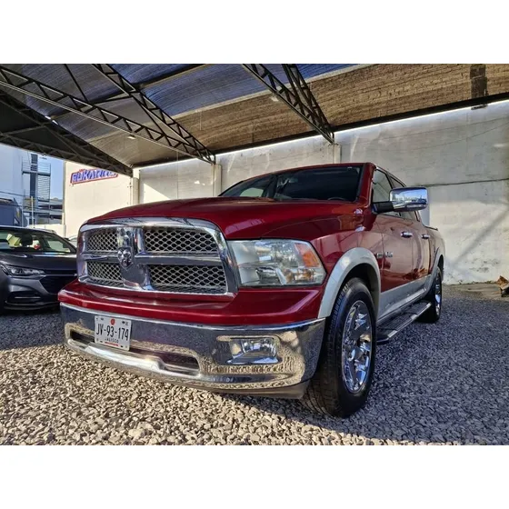 Dodge Ram 2500 5.7 Pickup Crew Cab Laramie 4x2 Mt