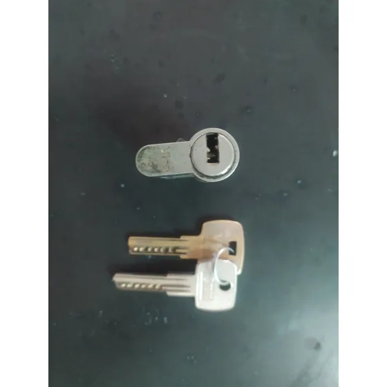 Cilindo Marca Viro, Para Cerradura 60mm, Usado, Con 2 Llaves