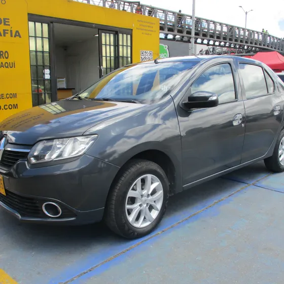 Renault Logan 2018 Intens 1600cc At Aa