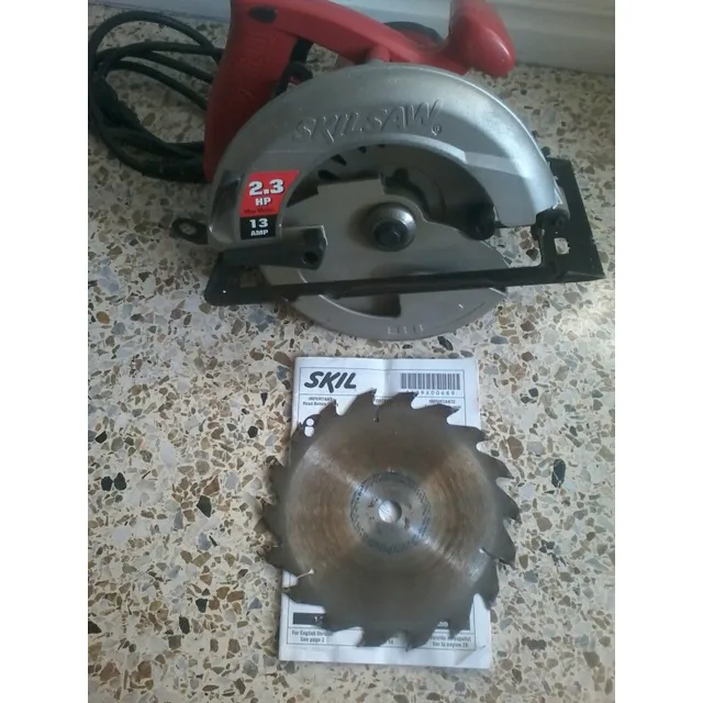Sierra Circular Skilsaw . 2.3 Hp 