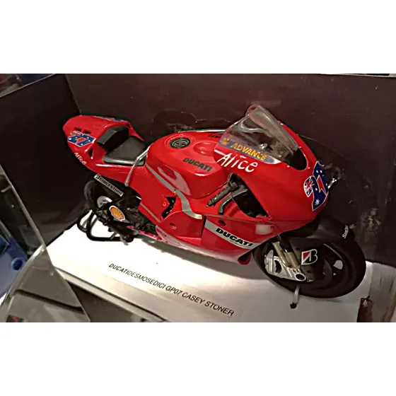 Ducati Desmosedici Gp07#27 2007. 1/12.newray Ver Descripcion