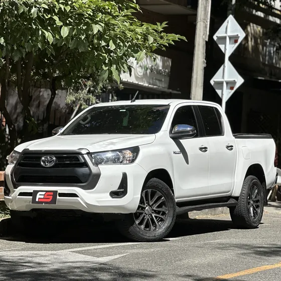 Toyota Hilux 2021 Srv 2.4 At
