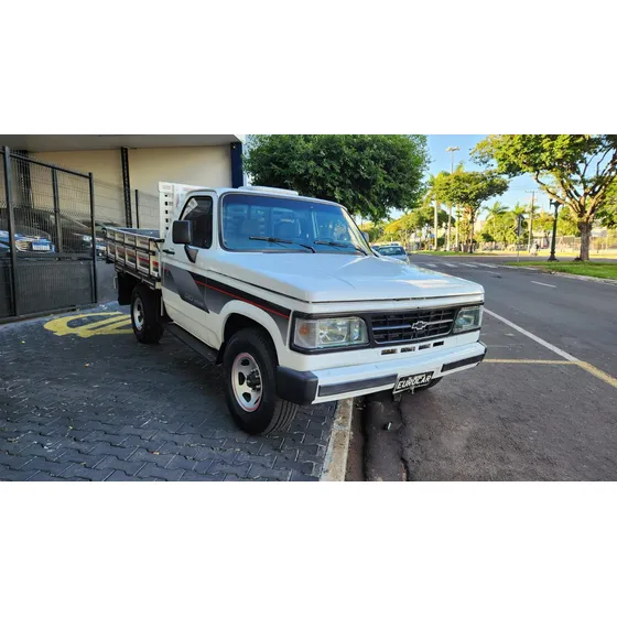 Chevrolet D-20 4.0 Champ 1