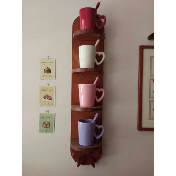 Repisa De Madera Con 4 Tazas De Ceramica Con Sus Cucharas
