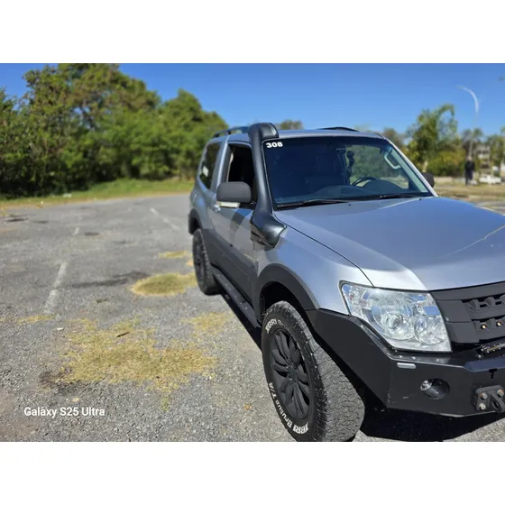 Mitsubishi Pajero Full 3.2 Hpe Aut. 3p