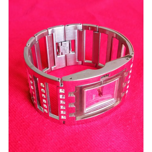 Fino Reloj De Dama, Marca Swatch, Usado. En Perfecto Estado.