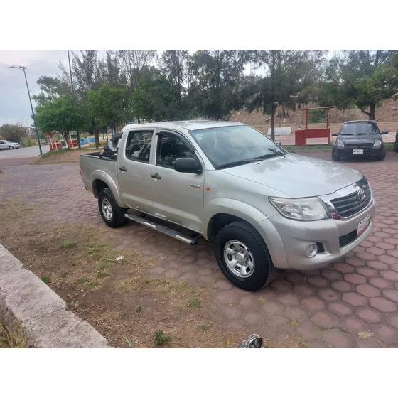 Toyota Hilux 2.7 Cabina Doble Base Mt