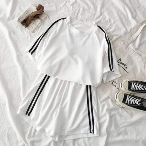 Conjunto De Playera Mangas Cortas Y Short Deportivo Mujer Blanco Lisa L