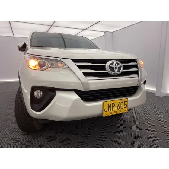 Toyota Fortuner 2.4 Street At 7as