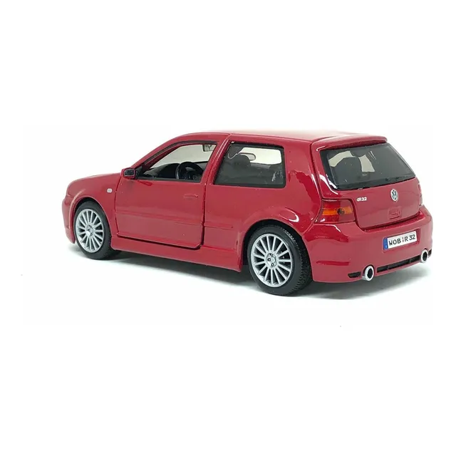 Miniatura Volkswagen Golf R32 en rojo 1:24 Maisto