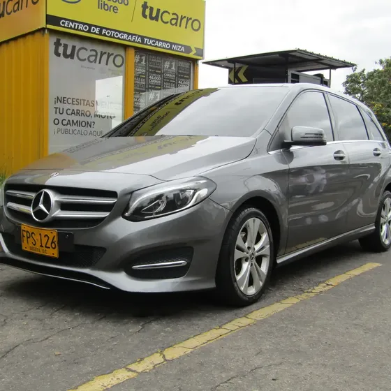 Mercedes-Benz Clase B 2019 180 1.6 Blueefficiency Turbo