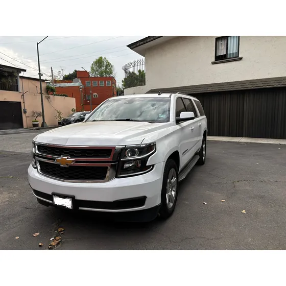 Chevrolet Suburban 5.3 Lt V8 Piel 2da Cubo 4x2