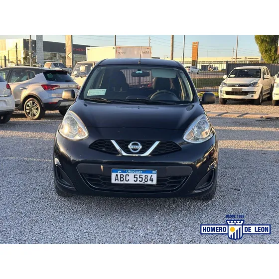Nissan March -